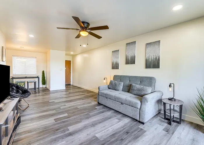 Cozy Couple's Condo! Walk To Old Town Vakantiehuis *