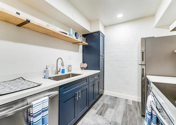 Vakantiehuis Cozy Couple's Condo! Walk To Old Town